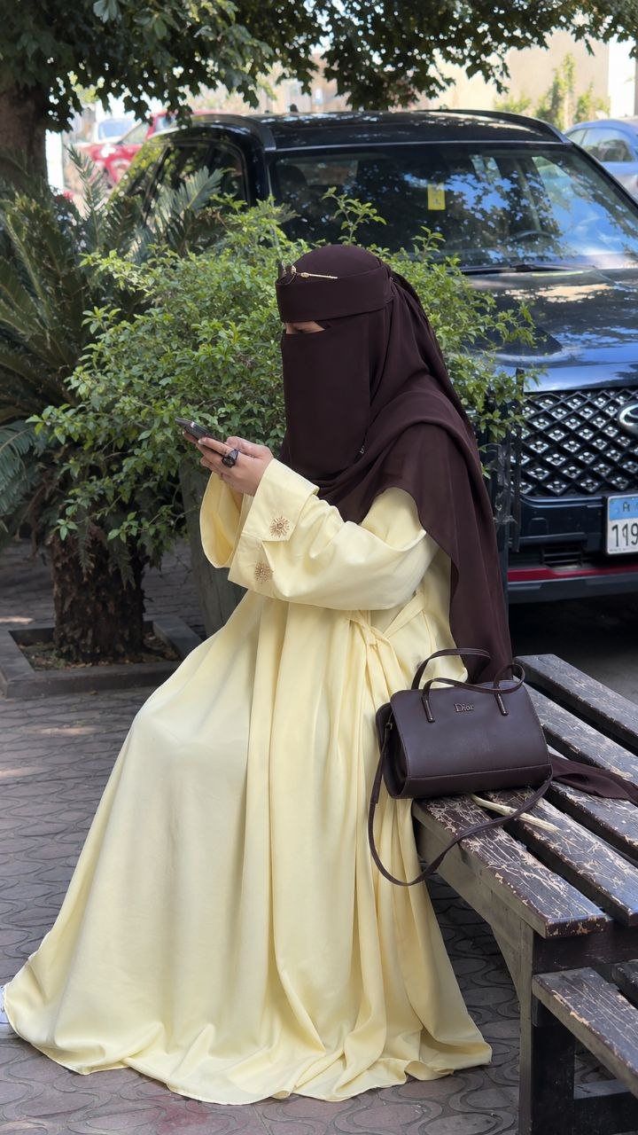 حجاب استبرق قطعة من القمر
